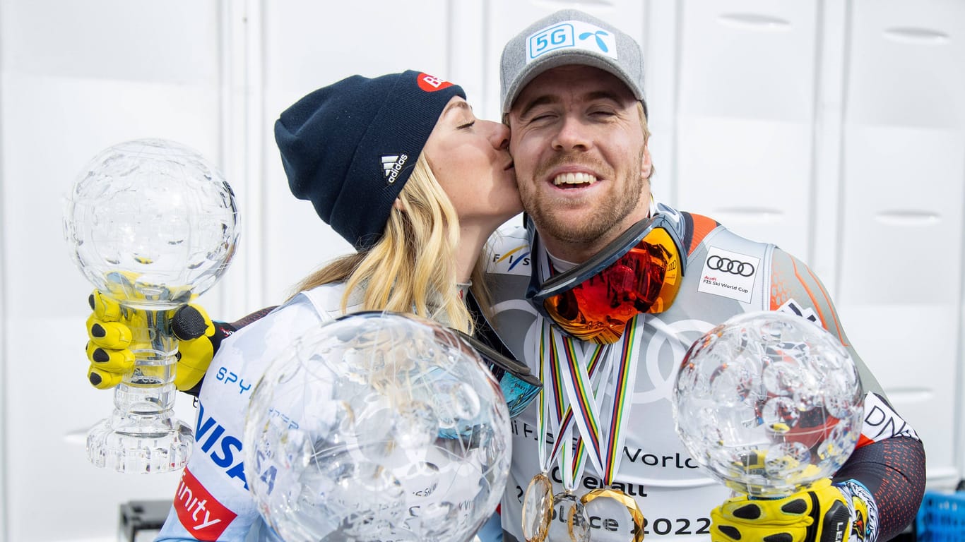 Mikaela Shiffrin (l.) und Aleksander Aamodt Kilde: Der Norweger schickte seiner Skirennläuferin Liebesgrüße.