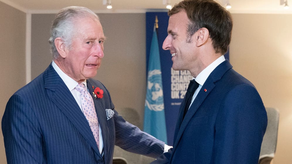 König Charles III. und Emmanuel Macron: Ein Treffen der beiden muss verschoben werden.