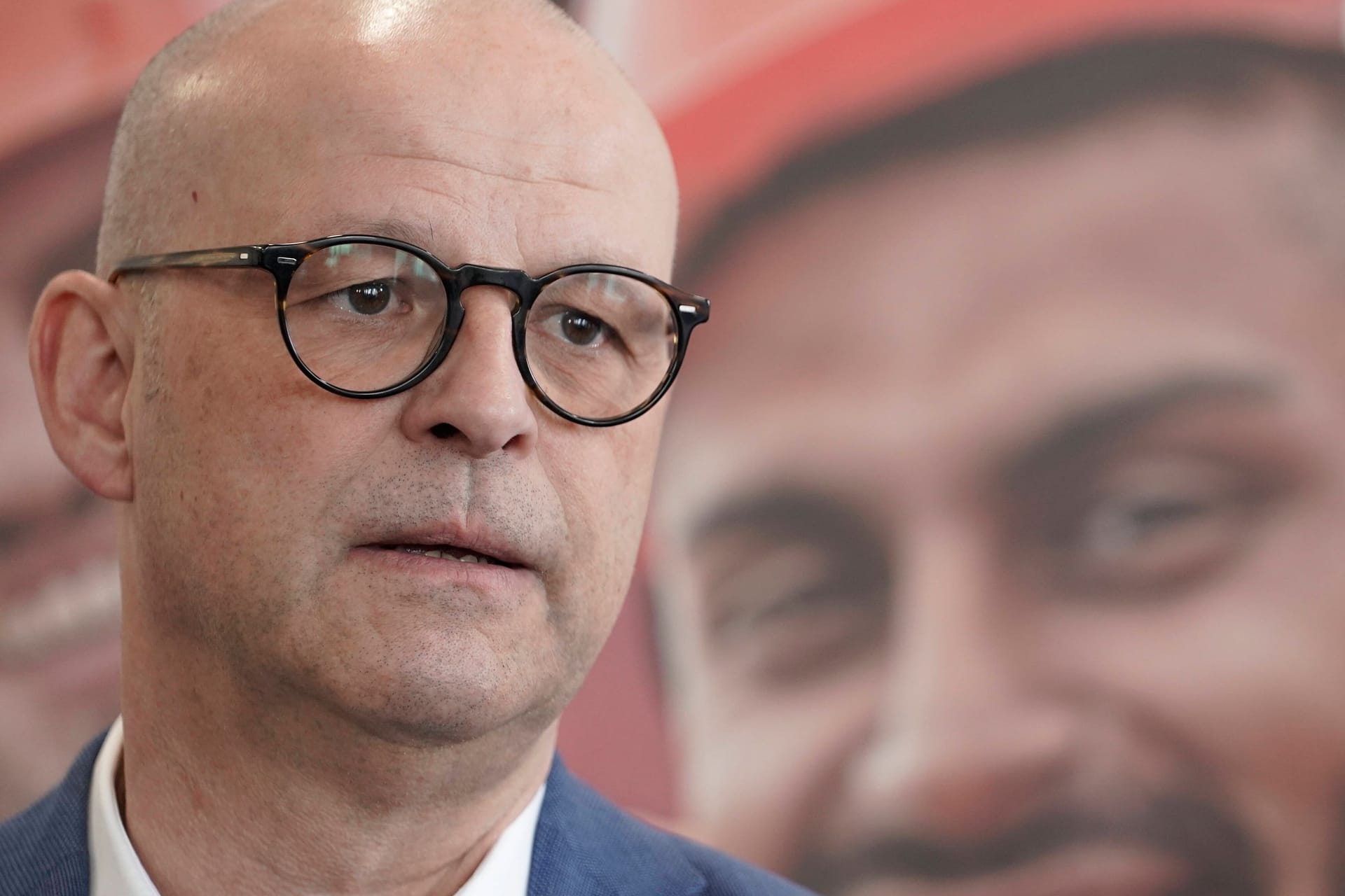 Martin Seiler, Vorstand für Personal und Recht bei der Deutschen Bahn: Laut Personalvorstand Martin Seiler greift das Angebot der Bahn unter anderem die Mindestlohnthematik auf. Martin Seiler, Vorstand für Personal und Recht bei der Deutschen Bahn: Laut Personalvorstand Martin Seiler greift das Angebot der Bahn unter anderem die Mindestlohnthematik auf.