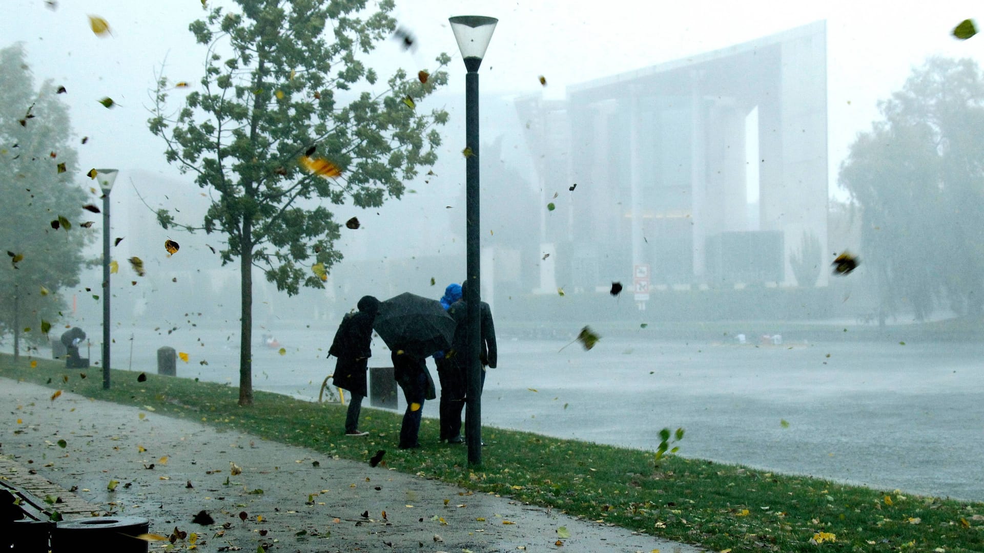 Sturm in Berlin (Archivbild): Der Bundeshauptstadt stehen windige Tage bevor.