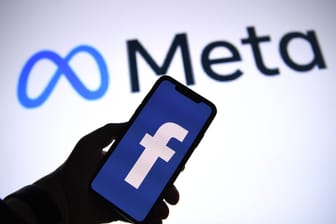 Umgang mit Künstlicher Intelligenz: Der Facebook-Konzern Meta wird laut eigener Angabe von KI erzeugte oder manipulierte Fotos und Videos nicht löschen.