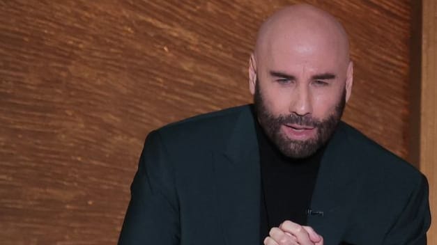 Emotional: John Travolta bei den Oscars 2023.