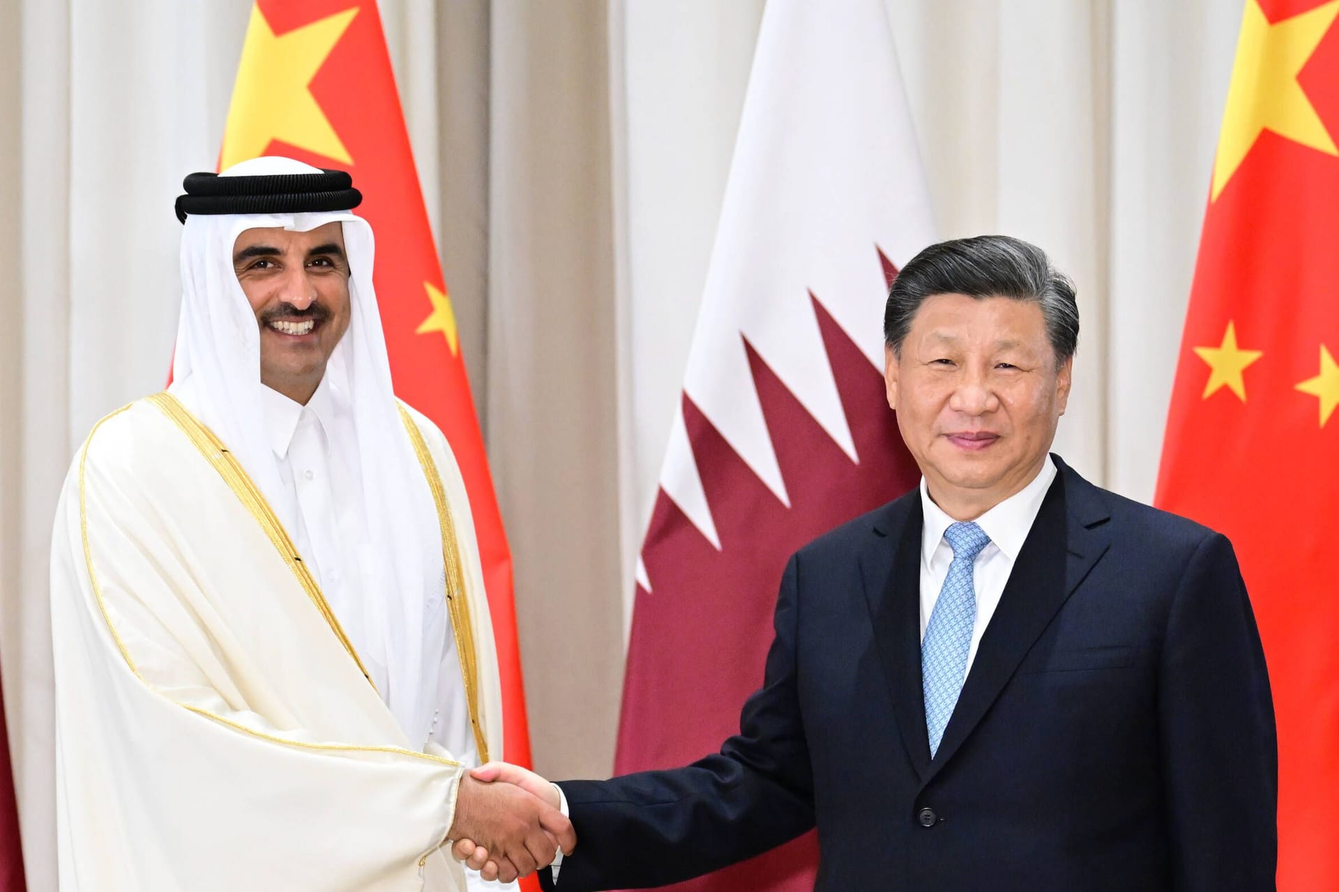 Der chinesische Präsident Xi Jinping trifft Emir Hamad Al Thani (Archivbild): Dabei ging es auch um LNG-Lieferungen.