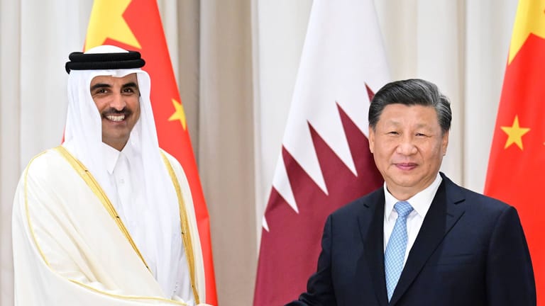 Der chinesische Präsident Xi Jinping trifft Emir Hamad Al Thani (Archivbild): Dabei ging es auch um LNG-Lieferungen.