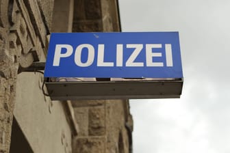 Das Polizeikommissariats an den Landungsbrücken in Hamburg (Symbolbild): Nach mehreren Tagen hat sich der Jugendliche eigenständig gemeldet.