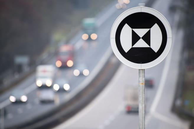 Landmarkenschild: Das Verkehrszeichen ist zwischen Pfaffenhofen und Kreuz Holledau zu finden – und sonst nirgendwo.