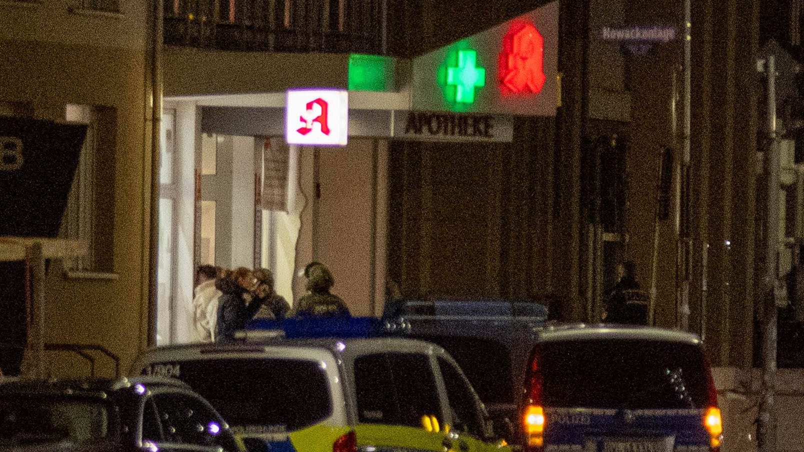 Karlsruher Apotheke: Der Verdächtige ist nach der Geiselnahme in U-Haft. Karlsruher Apotheke: Der Verdächtige ist nach der Geiselnahme in U-Haft.