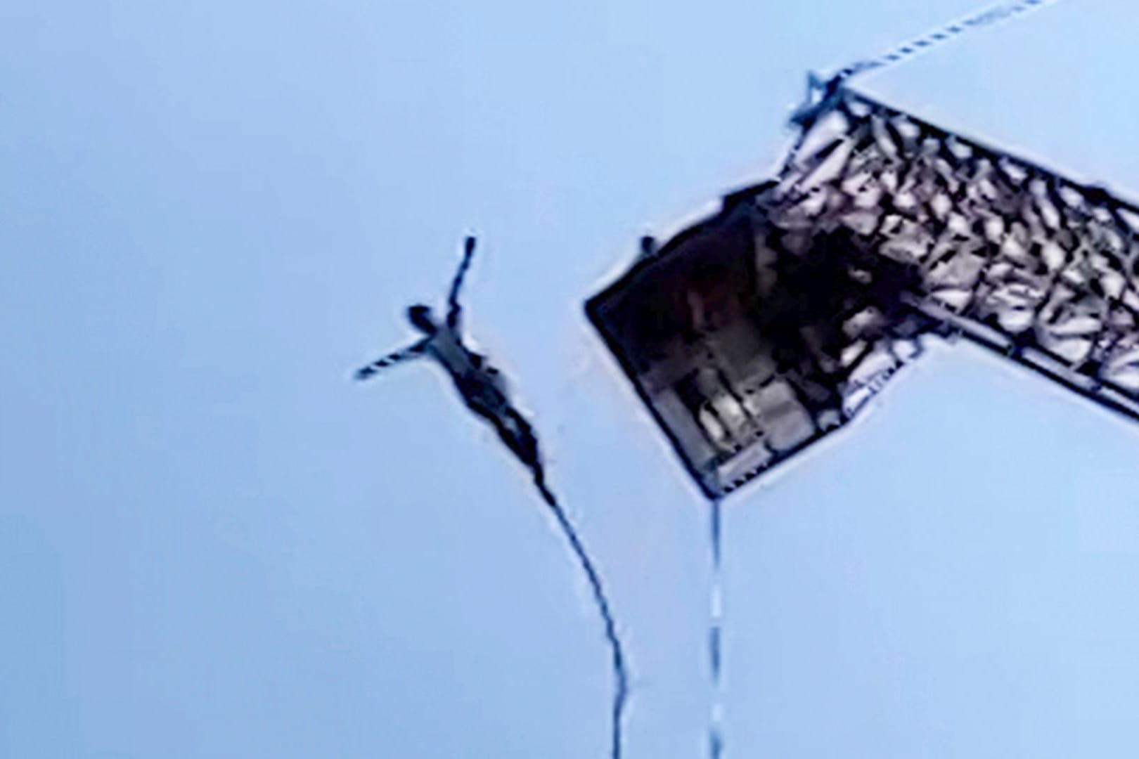 Bungee Jumping Seil reisst beim Sprung