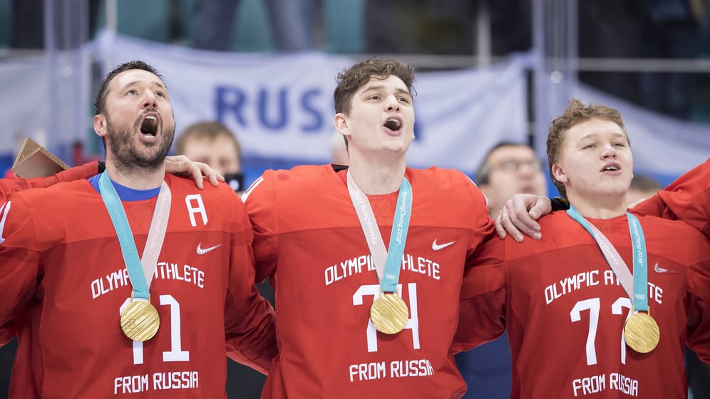 Russische Eishockeyspieler bei Olympia 2018: Sie sangen die russische Nationalhymne als die Olympische Hymne lief.