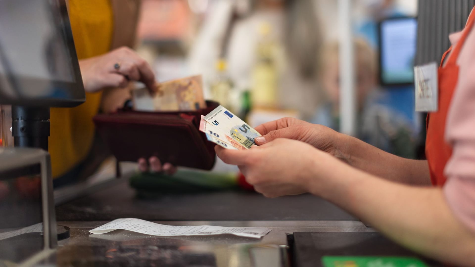 Inklusive Mehrwertsteuer: Geben Sie als Händler einen Preis nicht genau an, müssen Sie mit einer Abmahnung rechnen.