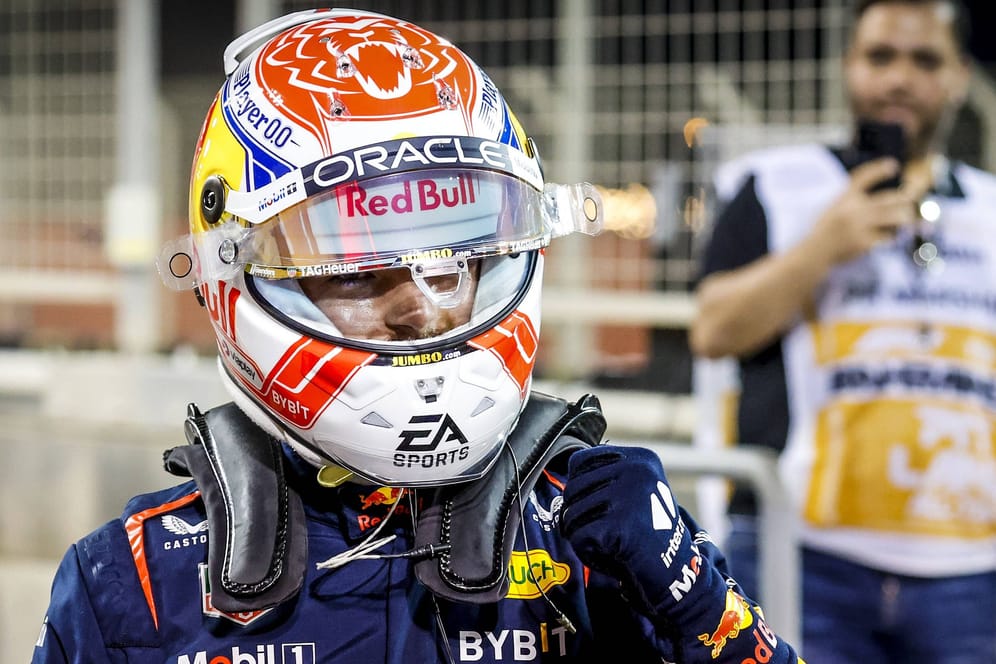 Max Verstappen: Der amtierende Weltmeister feiert seine Pole Position in Bahrain.