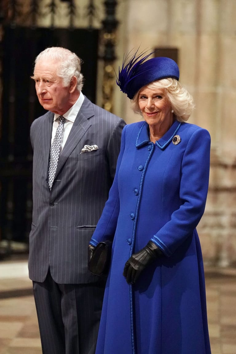 König Charles III. und Königsgemahlin Camilla: Das Paar zeigte sich am Montag dem britischen Volk.