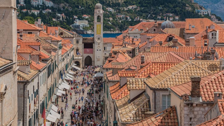 Der Stradun von Dubrovnik: Die alte Hauptstraße der kroatischen Küstenstadt ist vor allem im Sommer gut besucht.