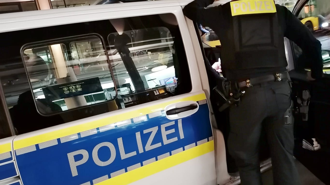 Tödliche Stiche bei Flensburg: Ein Mann wurde vorläufig festgenommen und kam schnell wieder frei.