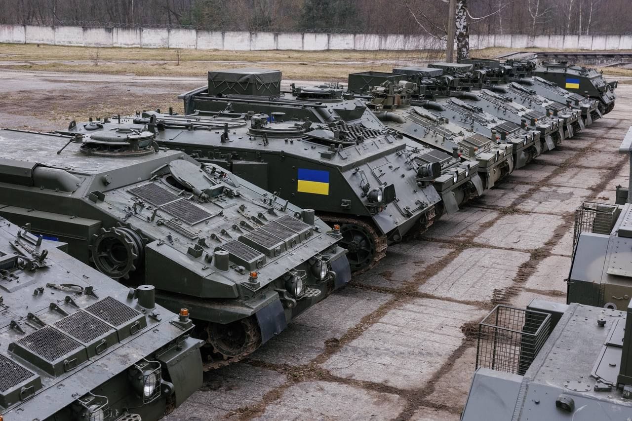 Gepanzerte Fahrzeuge stehen bereit für die Ukraine: Eine Organisation sammelte Spenden dafür.