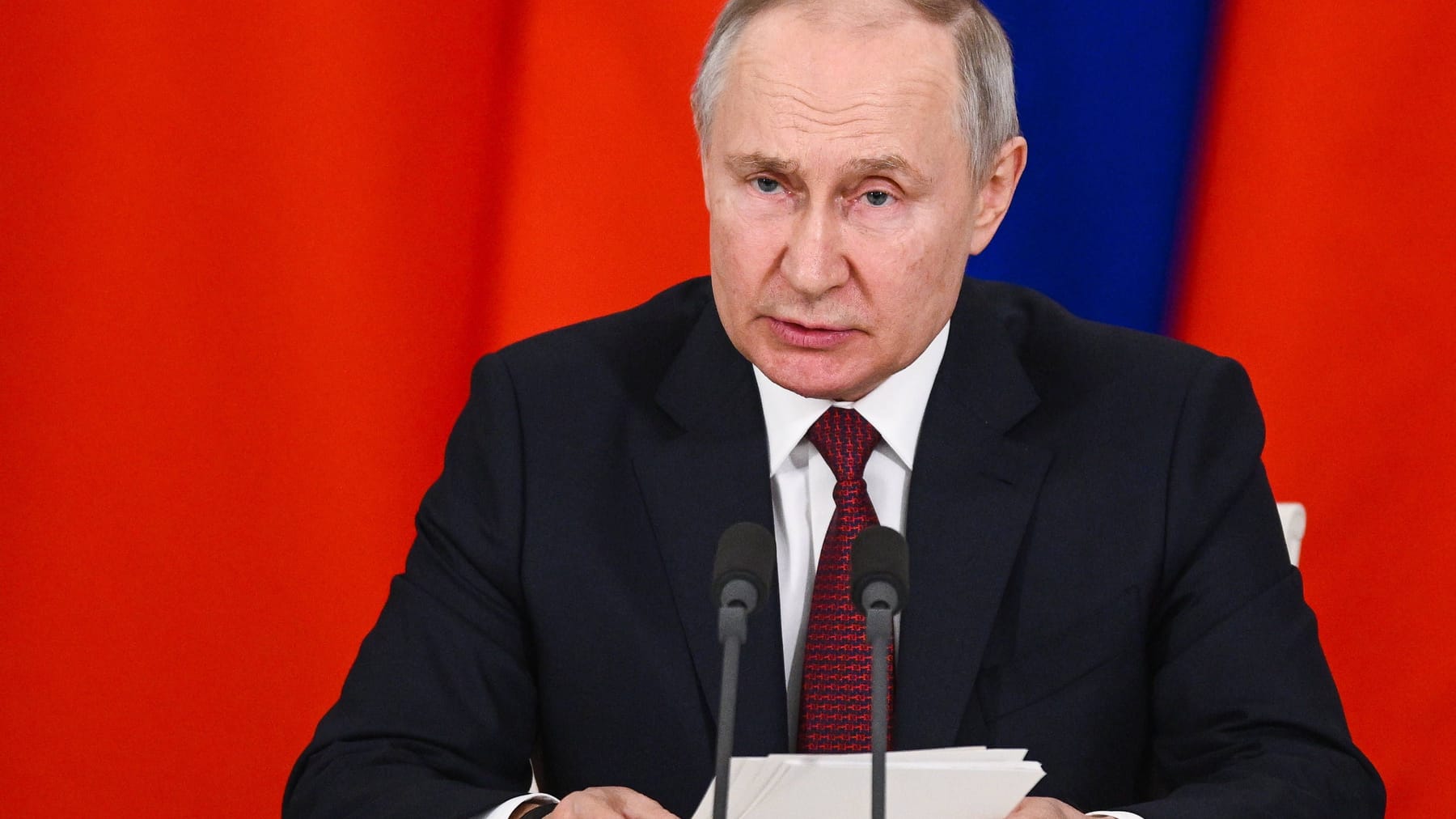 + Ukraine-Krieg im Newsblog + | Putin kündigt Reaktion zu Uran-Munition für Ukraine an