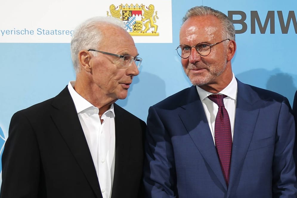 Franz Beckenbauer und Karl-Heinz Rummenigge (r.): Die beiden kennen und schätzen sich seit Jahrzehnten.