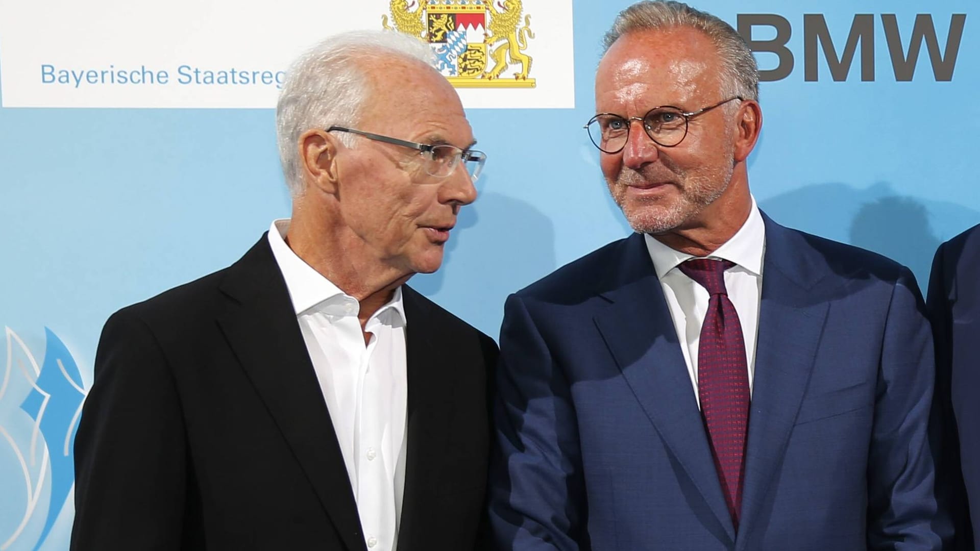 Franz Beckenbauer und Karl-Heinz Rummenigge (r.): Die beiden kennen und schätzen sich seit Jahrzehnten.