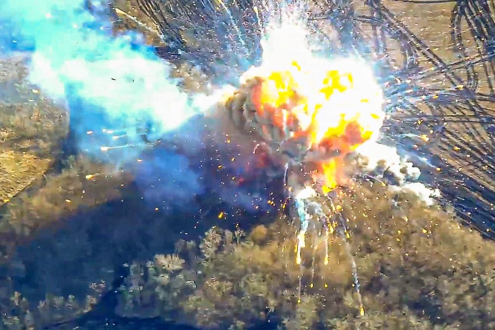 Explosion eines Raketenwerfers