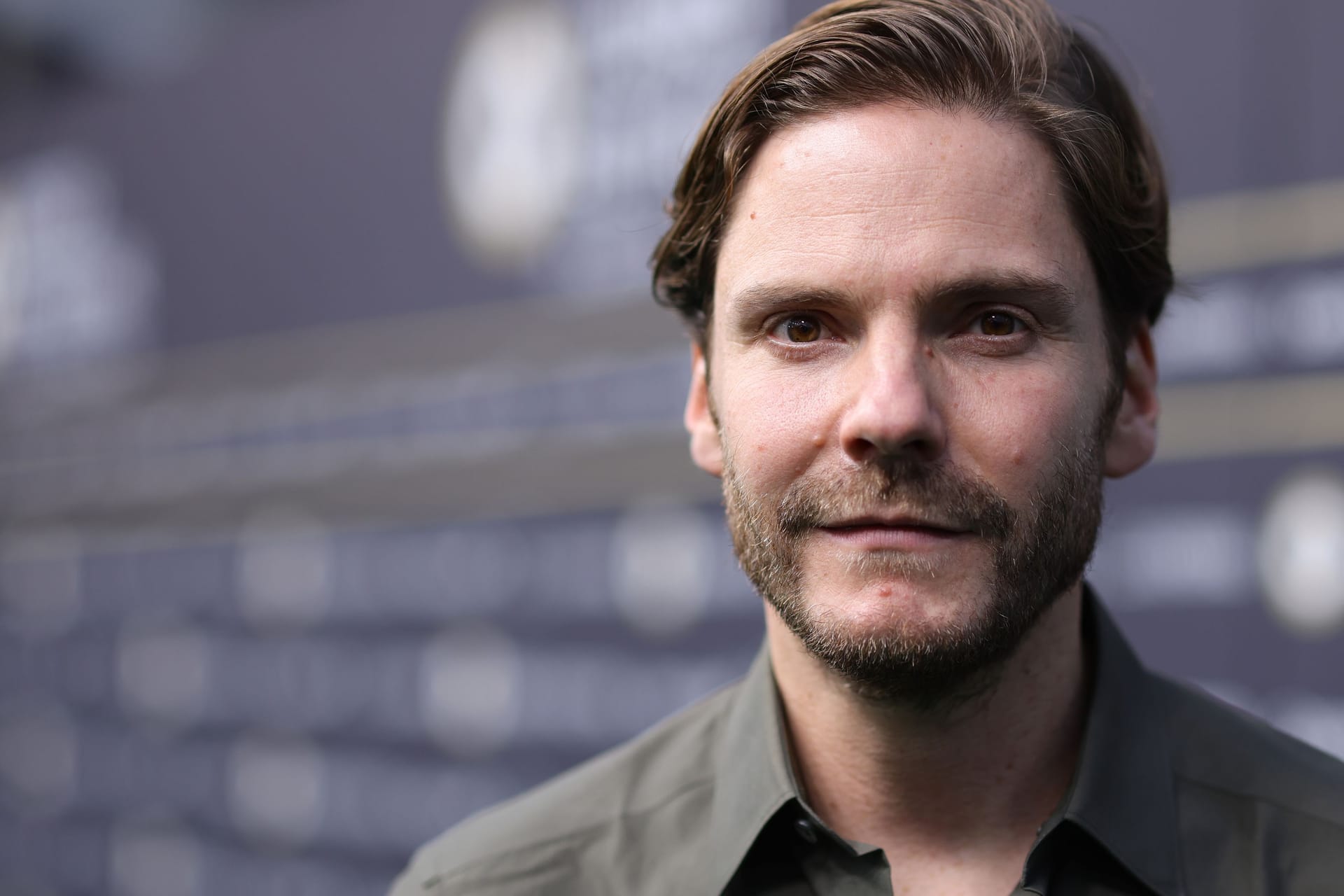 Daniel Brühl: Der Schauspieler kam in Begleitung zu den Oscars.