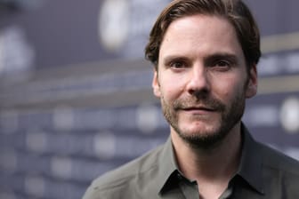 Daniel Brühl: Der Schauspieler kam in Begleitung zu den Oscars.