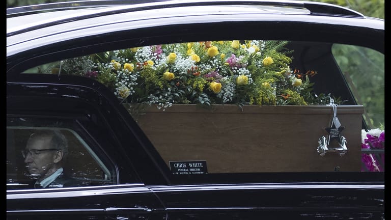 Beerdigung der Britin Dawn Sturgess, die beim Giftanschlag auf den Ex-Doppelagenten Sergej Skripal zum Zufallsopfer wurde