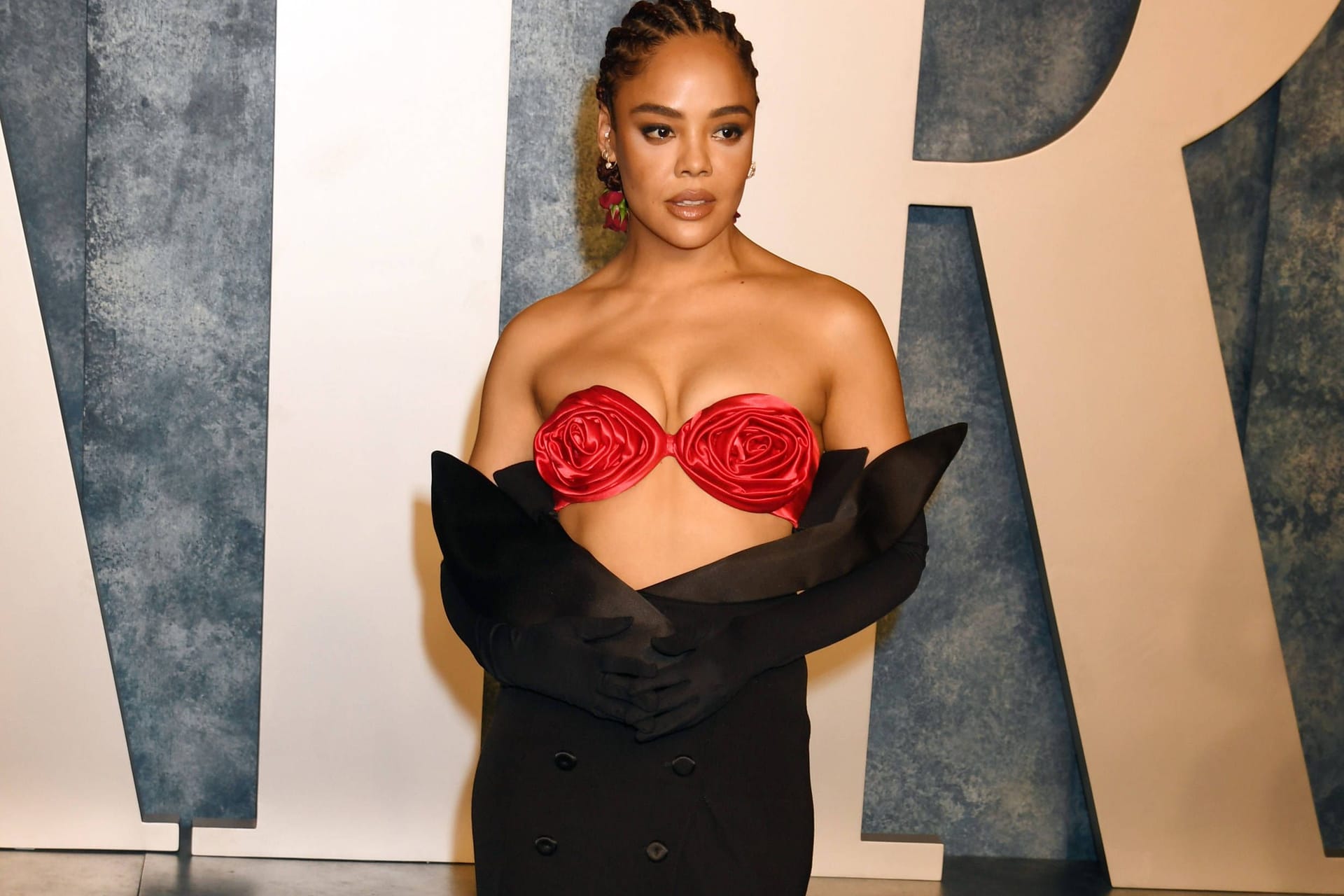 Tessa Thompson: Sie trug einen Rosen-BH.