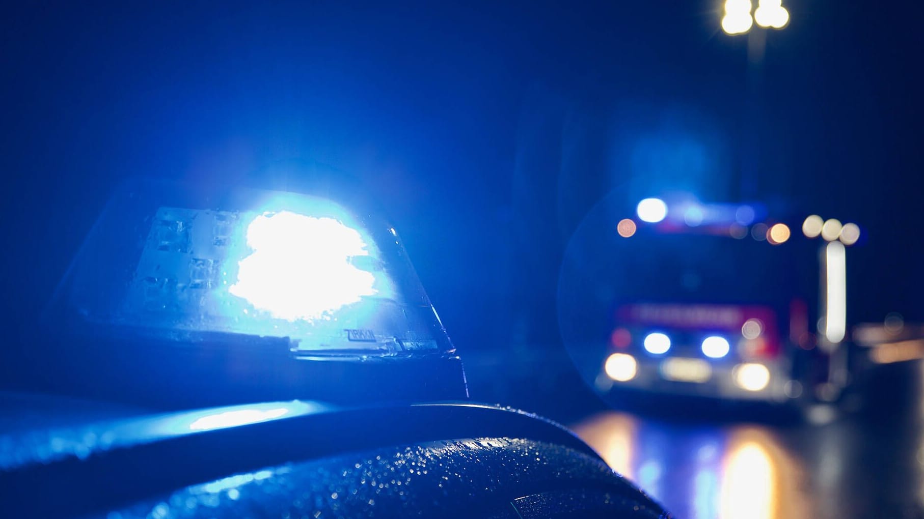 Eine Polizeisirene (Symbolbild): In Bayern ereignete sich eine folgenschwere Kollision mit zwei Autos.