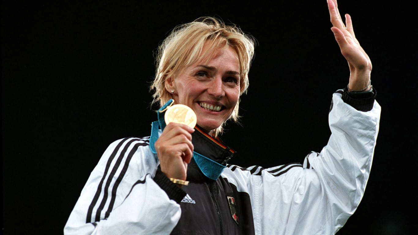Heike Drechsler: Sie wurde zwei Mal Olympiasiegerin im Weitsprung.