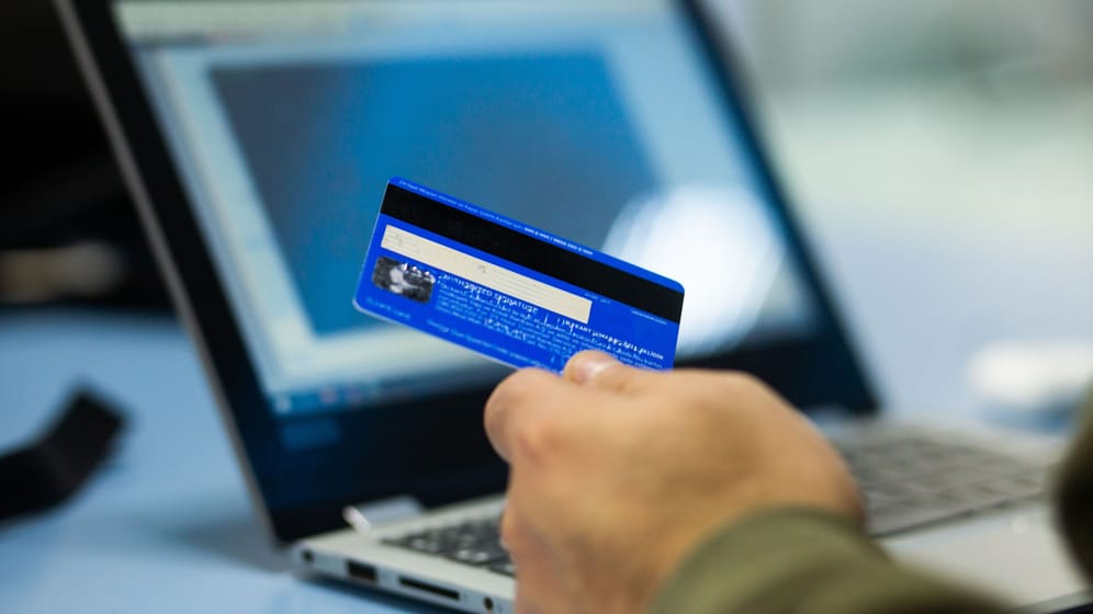 Banking am PC: Einige Banken führen demnächst Wartungsarbeiten durch.