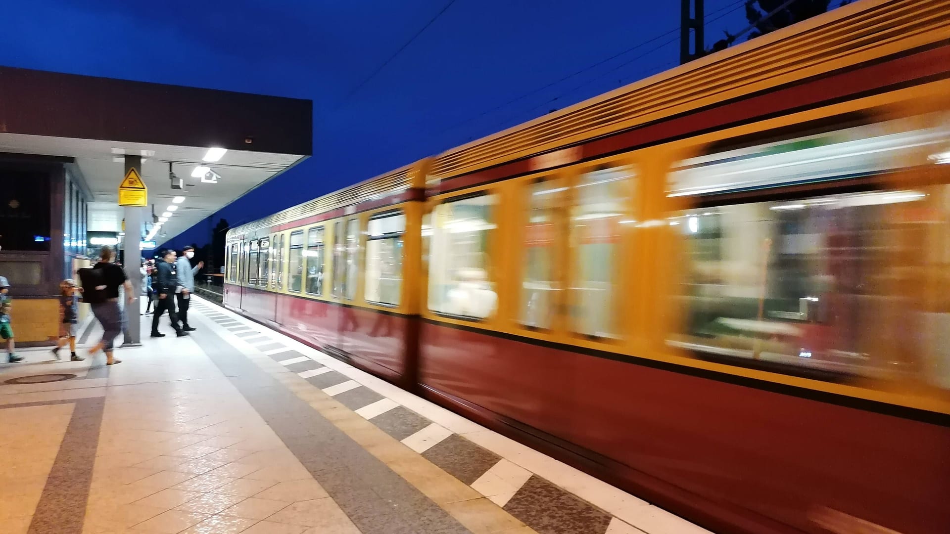 Der S-Bahnhof Jungfernheide: Hier wurde ein Mädchen massiv beleidigt und attackiert.