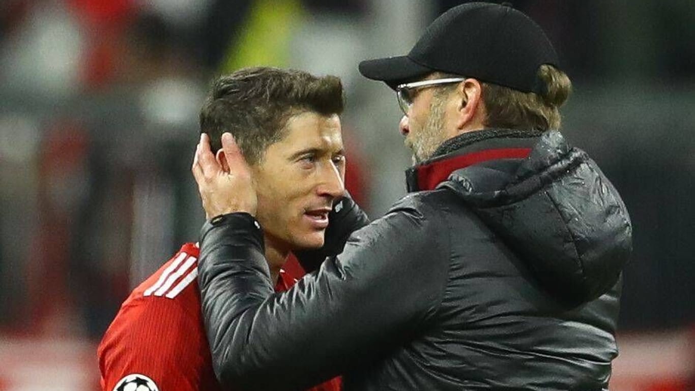 Robert Lewandowski und Jürgen Klopp (r.): Zu dem heutigen Teammanager des FC Liverpool hat der Starstürmer eine ganz besondere Bindung.