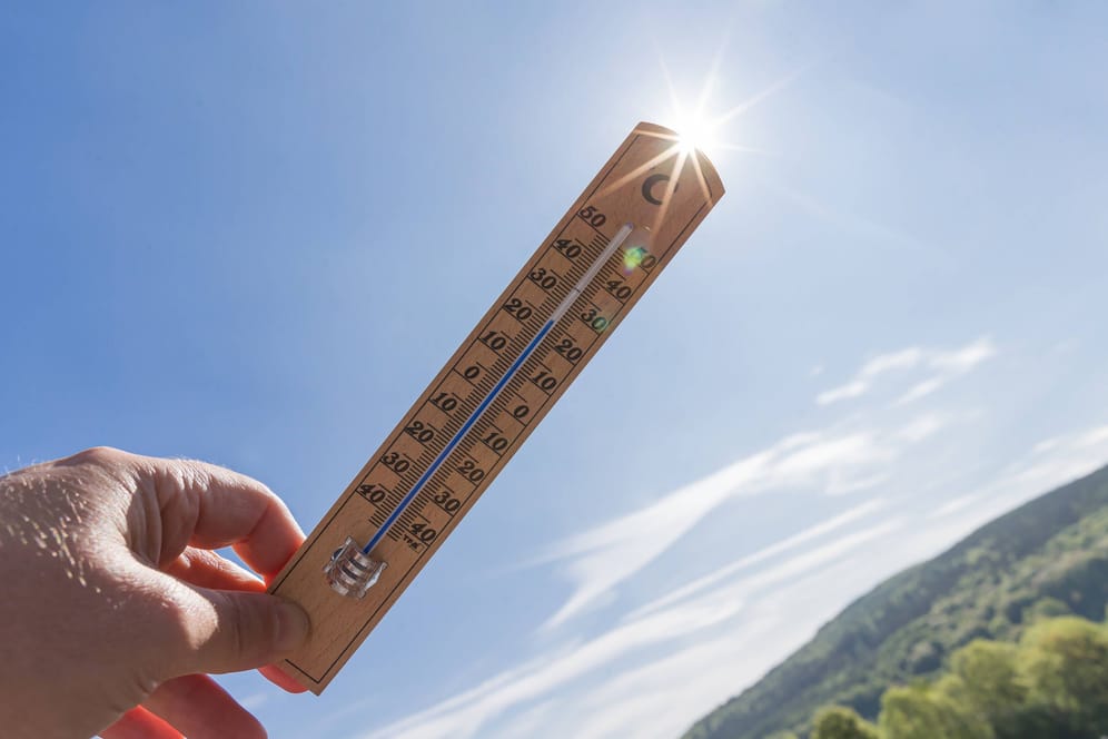 Am Donnerstag hat es in Bayern noch 10 Grad (Archivbild): Doch im Laufe des Freitags könnte die Alpenregion die 20-Grad-Marke knacken.