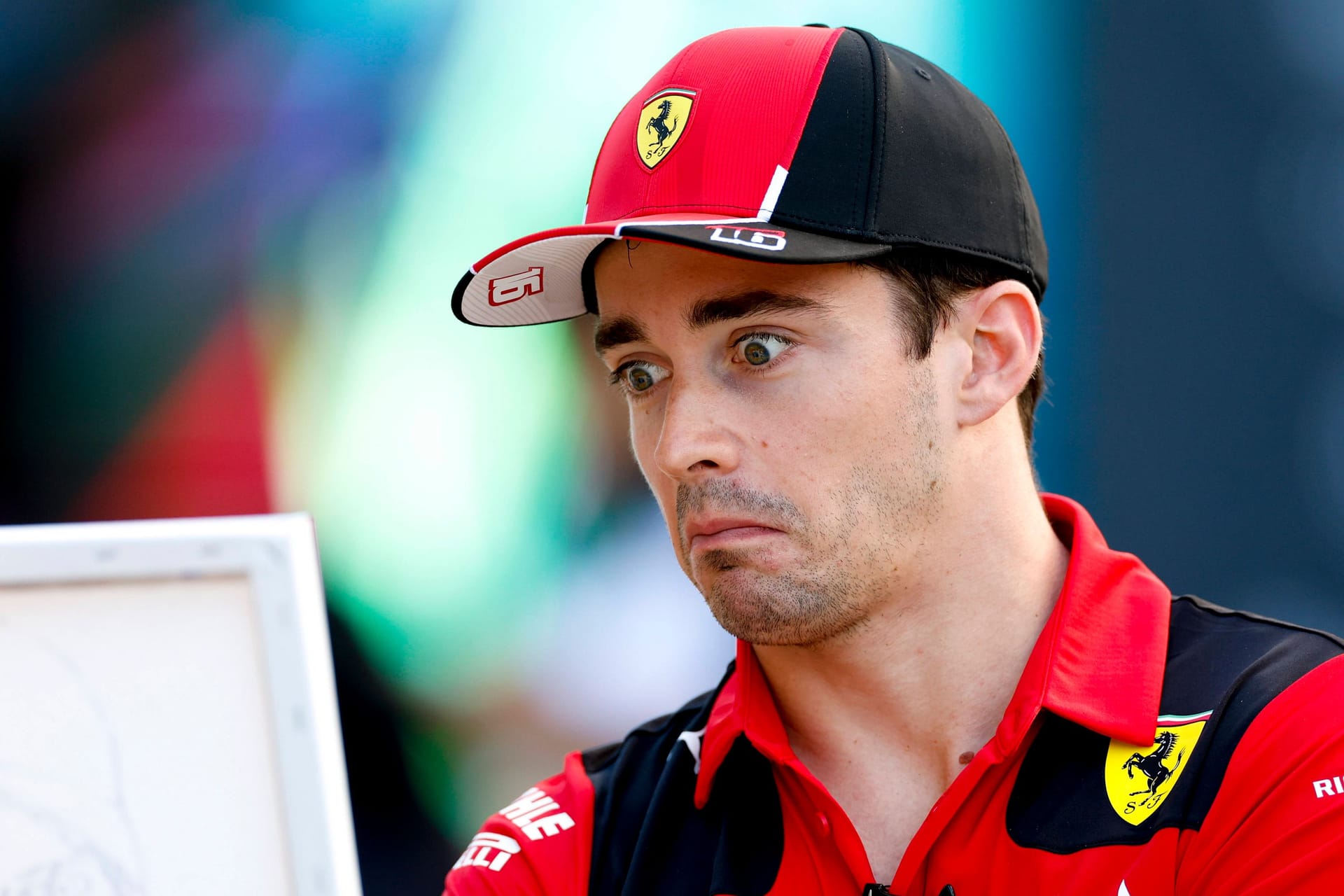 Charles Leclerc ist verwundert: Eine neue Regel verbietet die Formel-1-Piloten ein liebgewordenes Ritual.