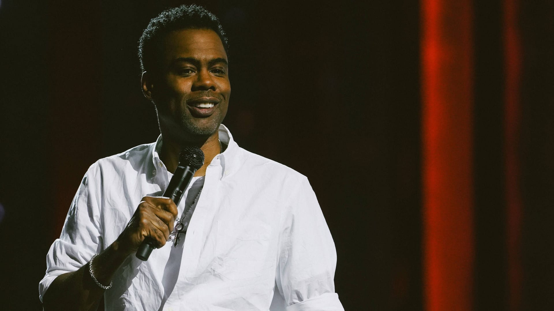 Chris Rock: Der Komiker teilt in seinem neuen Bühnenprogramm – wie gewohnt – aus.