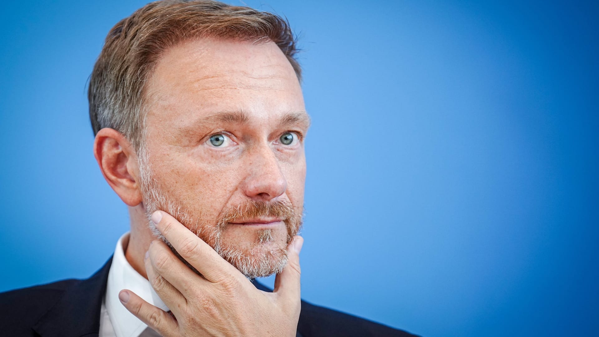 Christian Lindner (FDP): Im Bundesfinanzministerium arbeitet man derzeit an einem Gesetzesänderungspaket zum Splittingverfahren bei der Einkommensteuer.