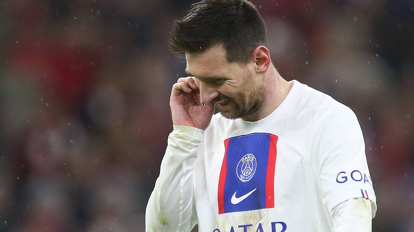 Lionel Messi: Der Weltmeister verschwand nach der Niederlage gegen Bayern mit gesenktem Blick und wortlos aus der Arena.