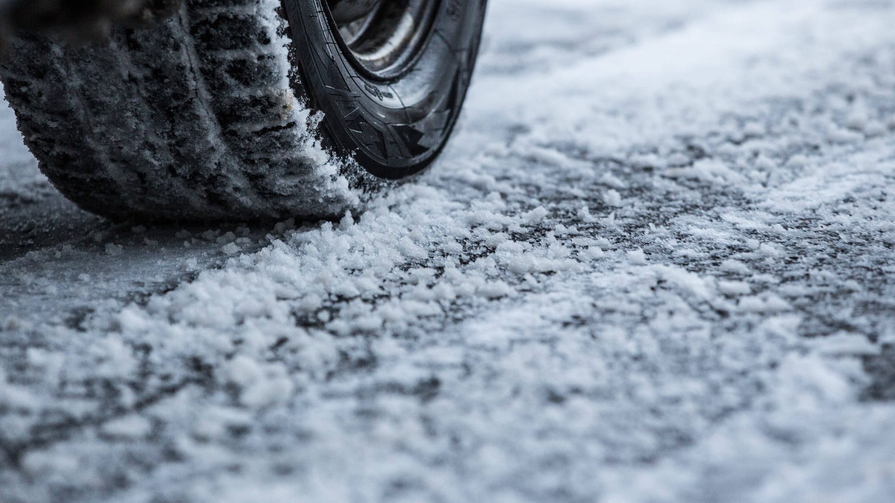 Severe Weather in Bavaria: Flight Cancellations at Munich Airport Due to Black Ice Warning