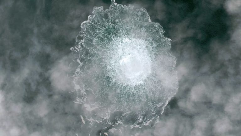 Das Nord Stream 1-Gasleck in der Ostsee, fotografiert von dem Satelliten Pléiades Neo.