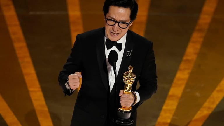 Ke Huy Quan: Er darf sich jetzt Oscar-Gewinner nennen.