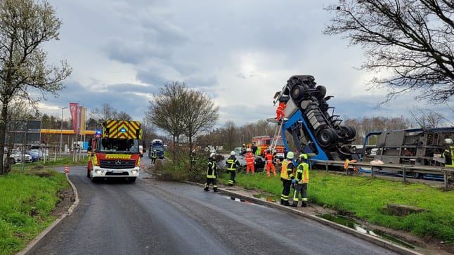 Schwerer Unfall Auf A3: Fahrer Verliert Kontrolle – Lkw überschlägt Sich