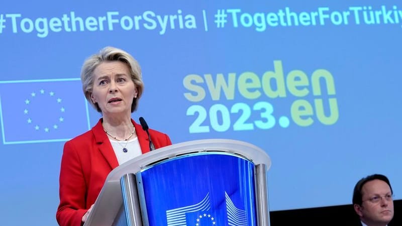 Ursula von der Leyen, Präsidentin der Europäischen Kommission, spricht auf der internationalen Geberkonferenz für die Türkei und Syrien: Das Erdbeben im vergangenen Monat verwüstete Teile beider Länder.