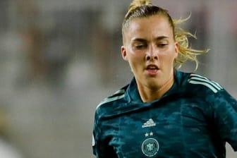 Laura Freigang beim Länderspiel gegen die USA im November 2022: Die DFB-Frauen spielen künftig in einem neuen Auswärtstrikot.