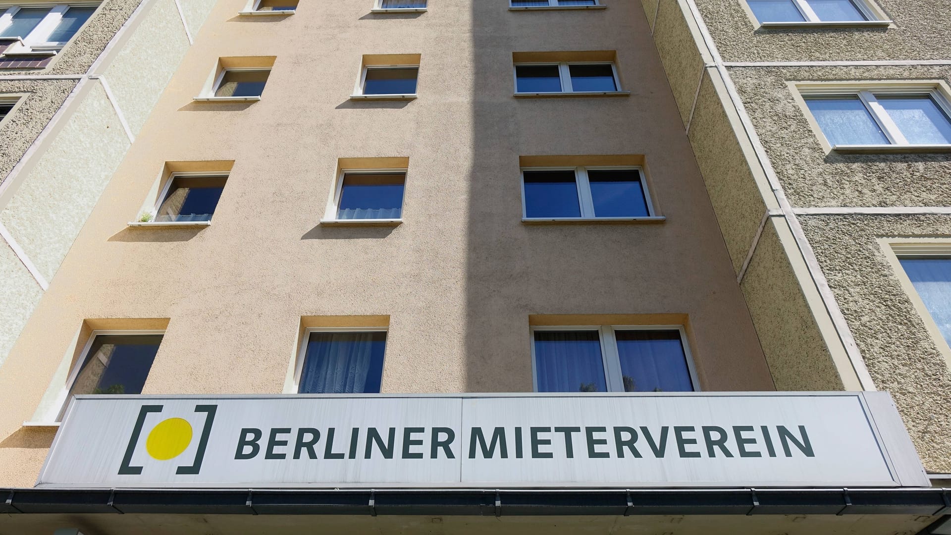 Berliner Mieterverein: Bisher seien die Mieter diejenigen gewesen, die die Kosten übernehmen mussten. Berliner Mieterverein: Bisher seien die Mieter diejenigen gewesen, die die Kosten übernehmen mussten.