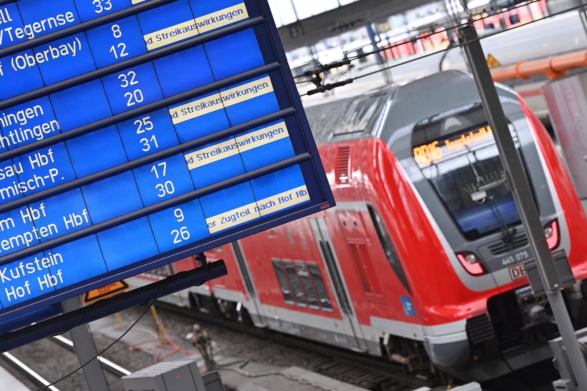 Bahnstreik (Archivbild): Am 27. März wird der Verkehr erheblich eingeschränkt.