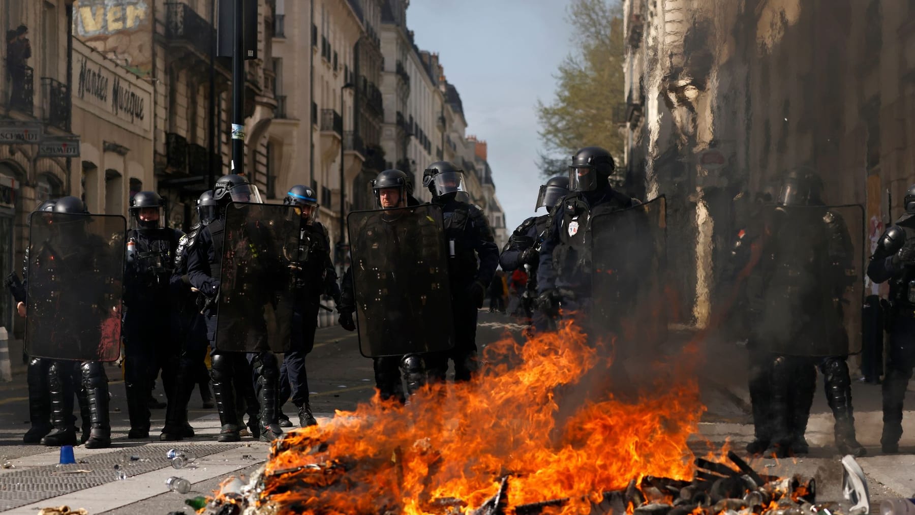 Émeutes en France – 175 policiers blessés