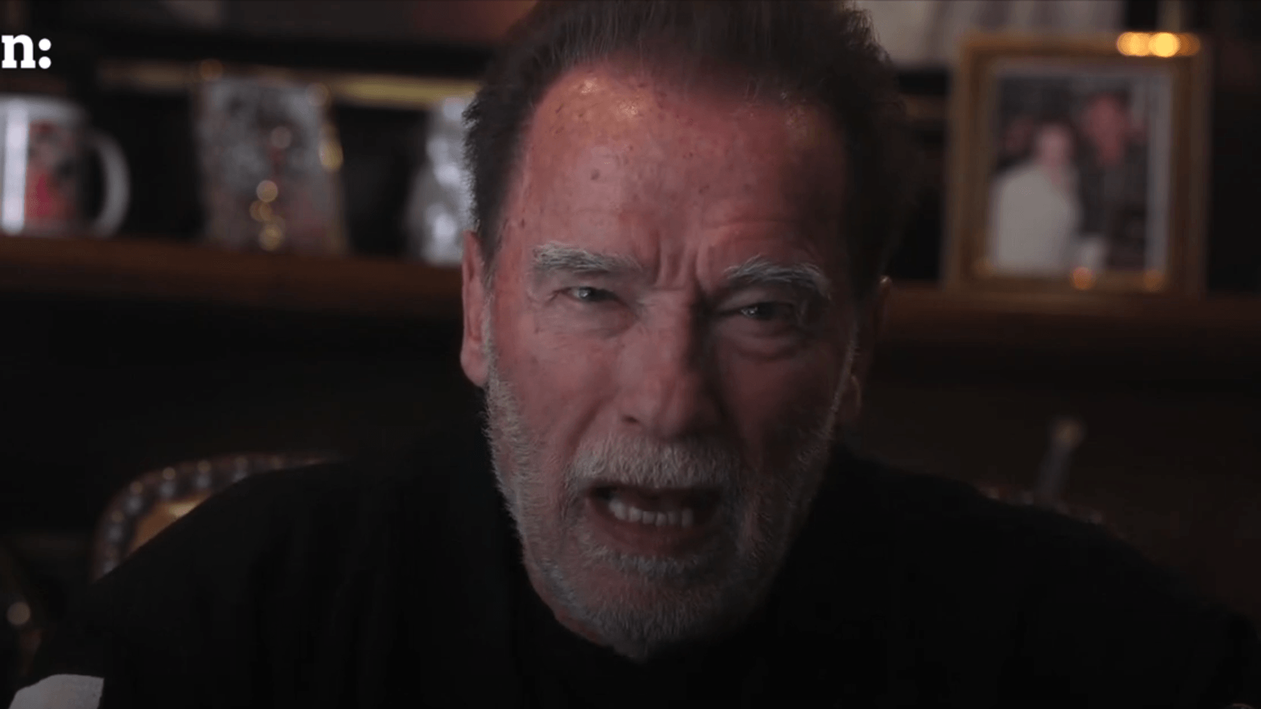 Arnold Schwarzenegger waarschuwt voor de samenzwering