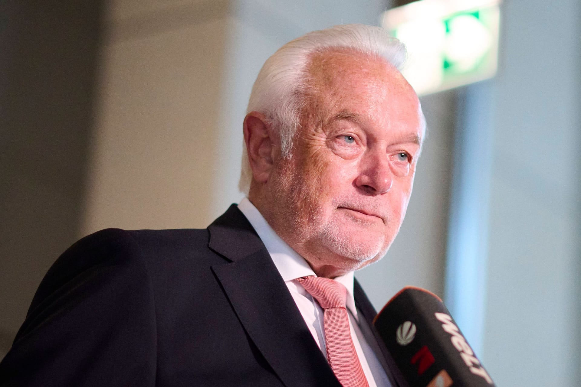 Wolfgang Kubicki (FDP) gibt ein Interview im Bundestag (Archivbild).
