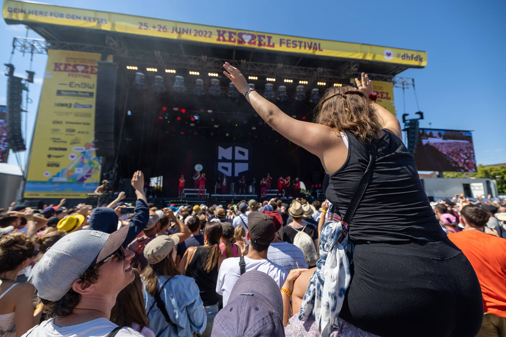 Fans von Moop Mama bei einem Auftritt auf dem Stuttgarter Kessel Festival: 50.000 Besucher kamen im letzten Jahr auf den Cannstatter Wasen.