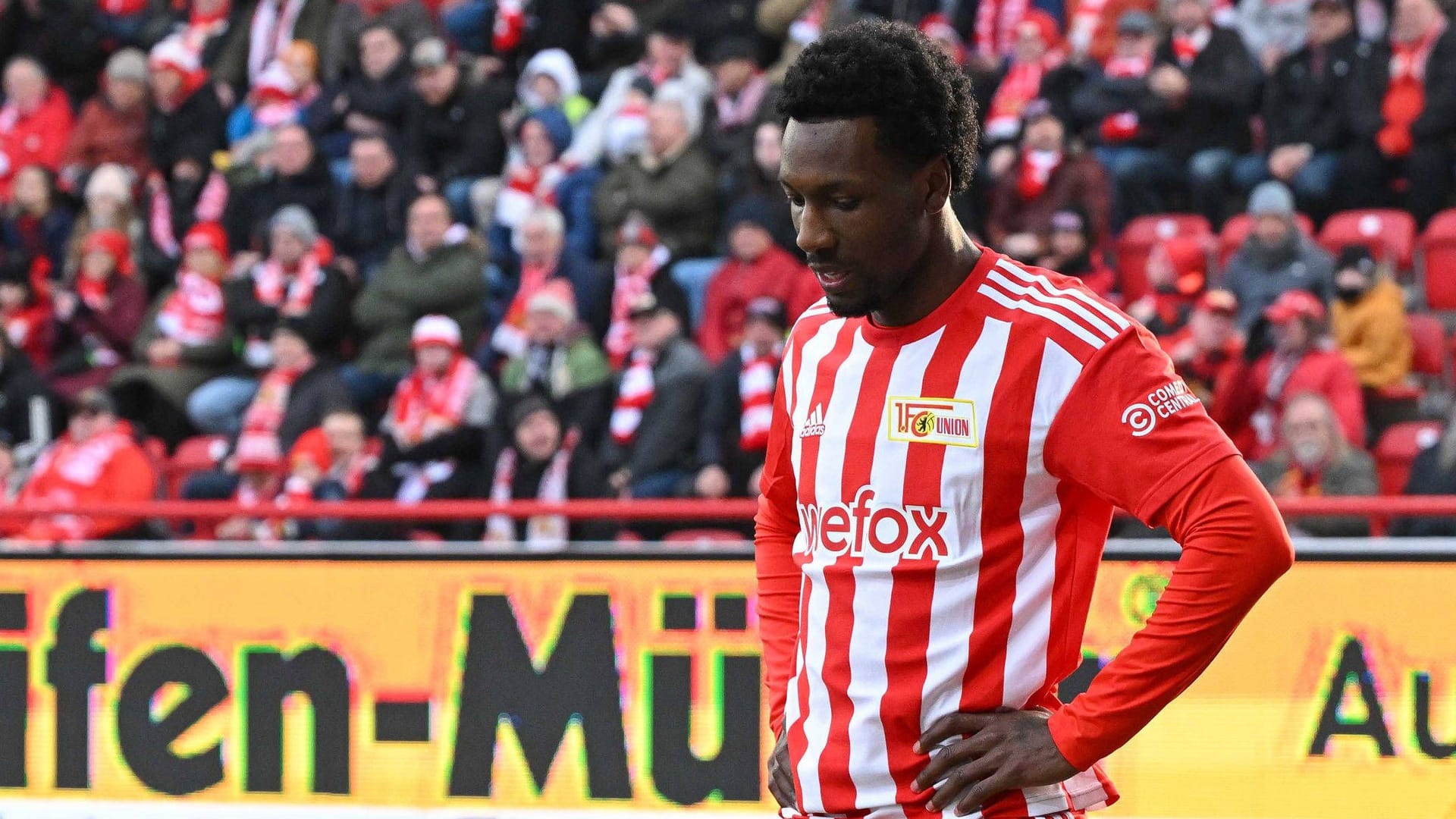 Sheraldo Becker enttäuscht: Im Duell mit Köln reichte es nicht für einen Sieg. Sheraldo Becker enttäuscht: Im Duell mit Köln reichte es nicht für einen Sieg.